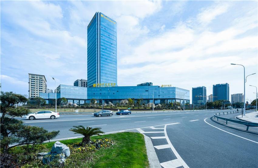 Haili New Century Grand Hotel Haiyan Haiyan  Exterior photo